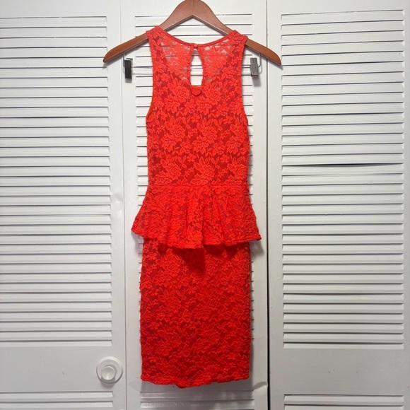 Lush Red/Orange Peplum Bodycon Sleeveless Lace Dress Size S - Picture 6 of 6